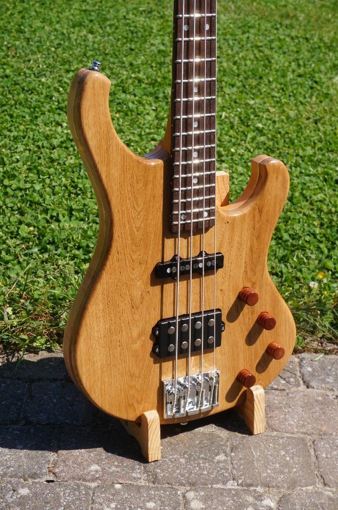 Basgitaar, gemaakt in België, Ophalen, Nieuw, Elektrisch