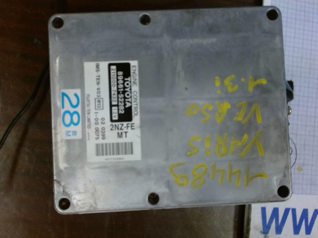 Calculateur moteur Toyota Yaris Verso 1.3i 63kw 89661-52282, Autos : Pièces & Accessoires, Autres pièces automobiles, Enlèvement
