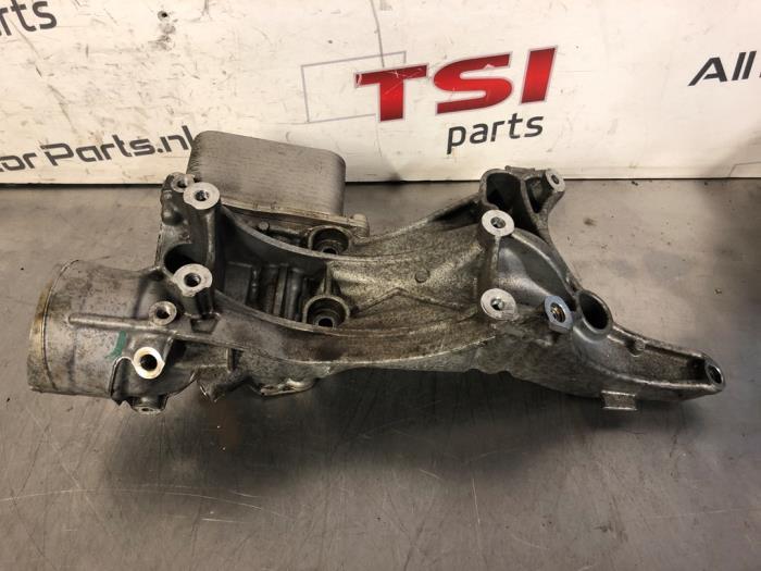 Support filtre à huile d'un Audi A5, -, 3 mois de garantie, Audi, Utilisé