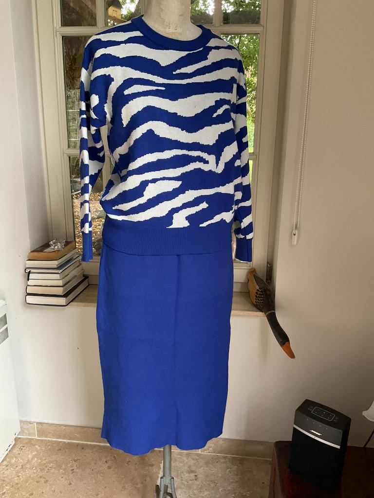 Maatpak rok+ trui , cherry coco maat S/M, Kleding | Dames, Ophalen of Verzenden, Zo goed als nieuw, Maat 36 (S), Wit