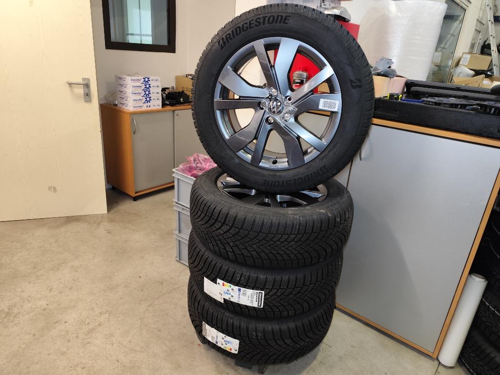 Tiguan 571 originele set 17, inch velgen met winterbanden, Ophalen, 18 inch, Banden en Velgen, Winterbanden