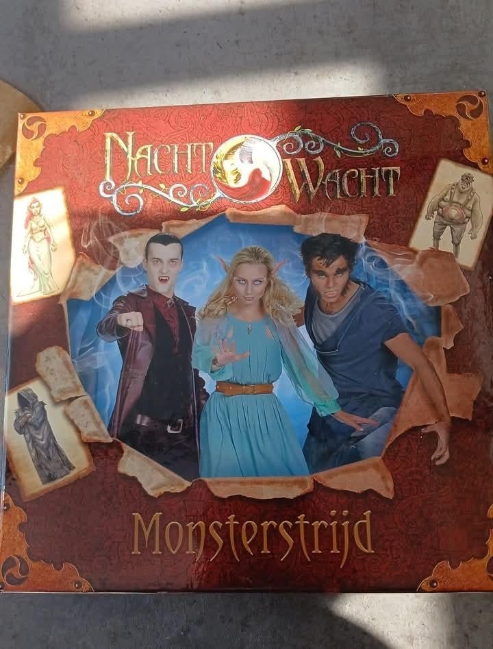 Gezelschapsspel Nachtwacht Monsterstrijd, Ophalen of Verzenden, Zo goed als nieuw, Studio 100