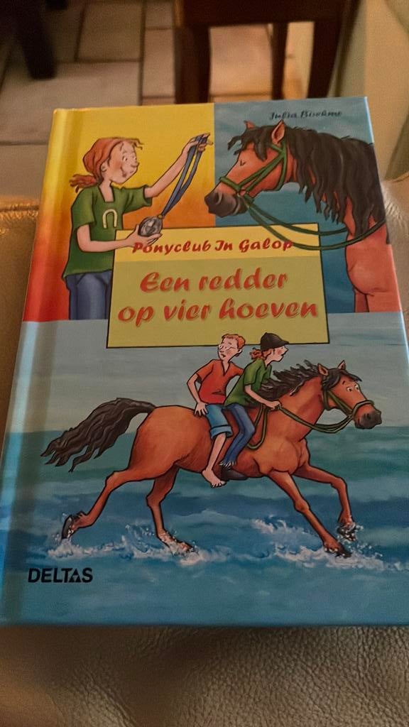 Julia Boehme - Een redder op vier hoeven, Ophalen of Verzenden, Julia Boehme