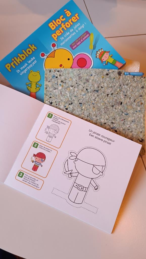 Ponsenblok met mat en pons. 🤩, Ophalen of Verzenden, Nieuw, Knutselen