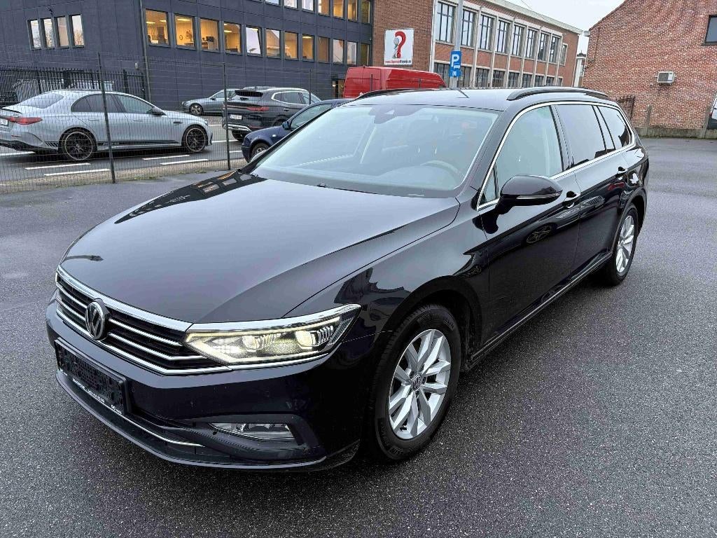 VW Passat Variant 2.0TDi 150pk DSG, Auto's, Volkswagen, 2000 kg, Zwart, Bedrijf, Onderhoudsboekje