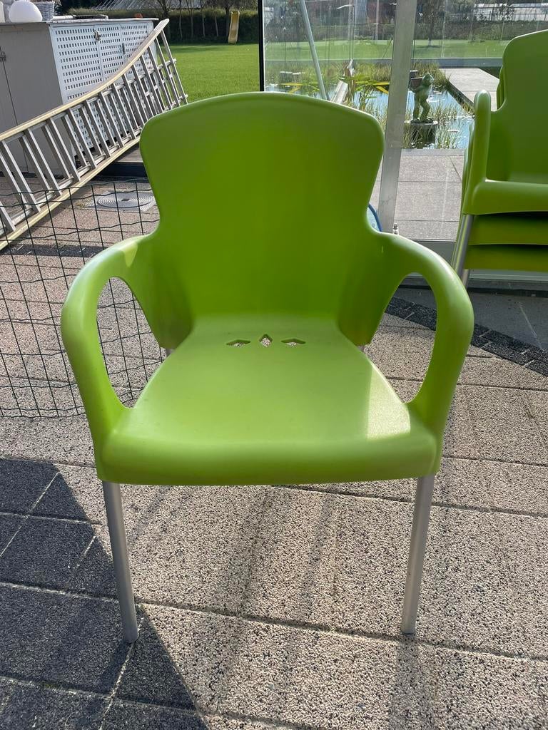 8 Zeer nette groene stapelbare tuinstoelen, Enlèvement, Comme neuf, Synthétique, Empilable
