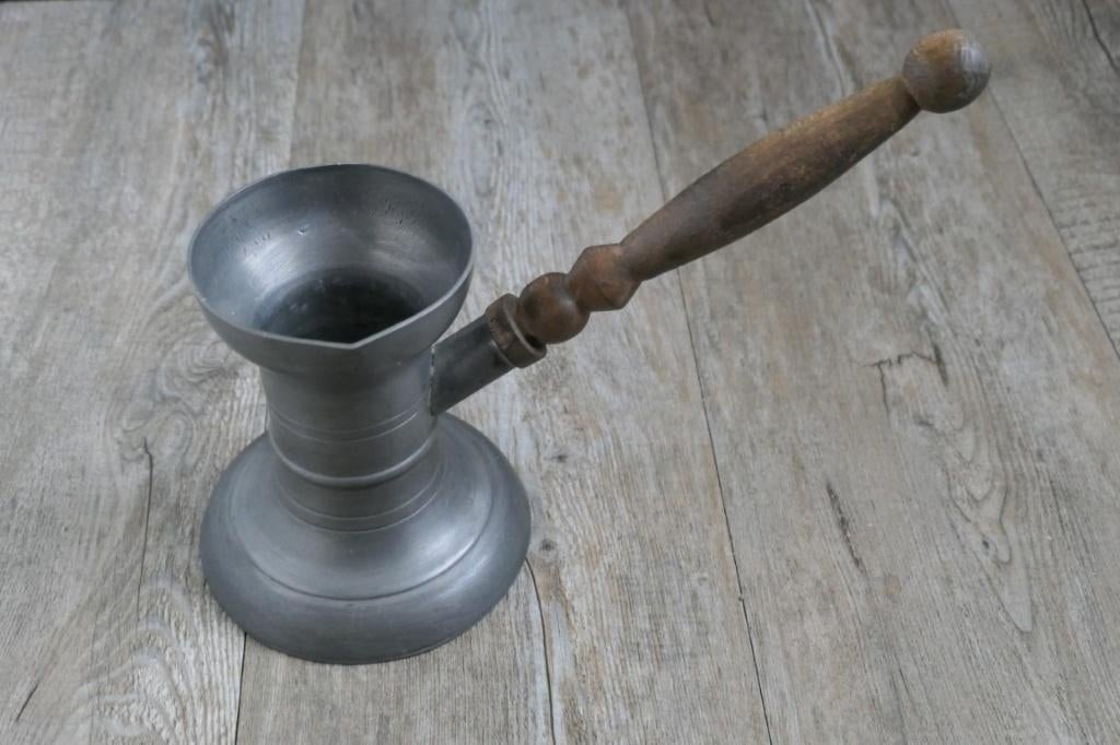 Pot en étain avec manche en bois, Enlèvement ou Envoi