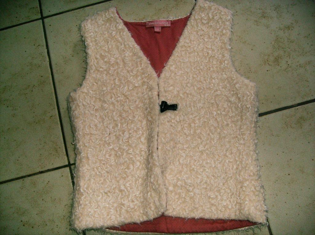 Ecru krulletjes vestje mt 134, Kinderen en Baby's, Ophalen of Verzenden, Gebruikt