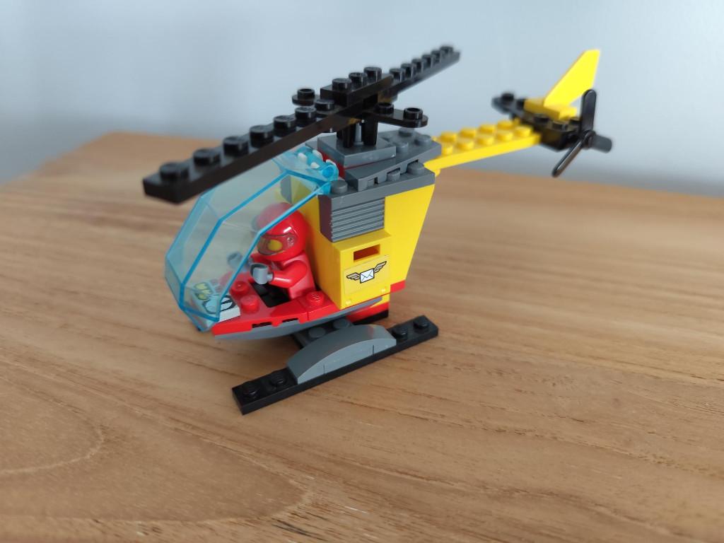 Lego 60100 - Airport Starter Set, Kinderen en Baby's, Speelgoed | Duplo en Lego, Ophalen of Verzenden, Gebruikt, Complete set
