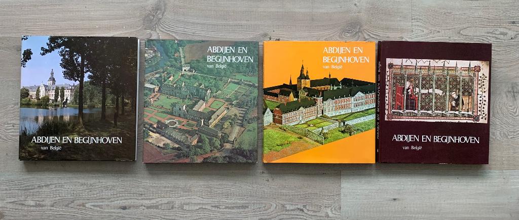 Abdijen en begijnhoven van België, 4 delen, Boeken, Ophalen of Verzenden, Zo goed als nieuw, Prentenboek