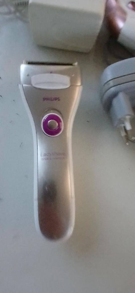 Lot des rasoir et des machine épilation