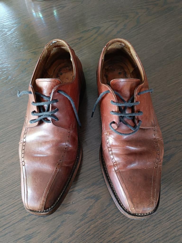 Herenschoenen in camelkleur van Van Bommel in maat 42, Bruin, Floris van Bommel, Ophalen of Verzenden, Gedragen