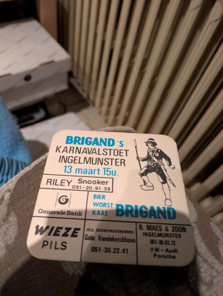 Brigand 's carnavalstoet Ingelmunster, Ophalen of Verzenden, Zo goed als nieuw, Viltje(s)