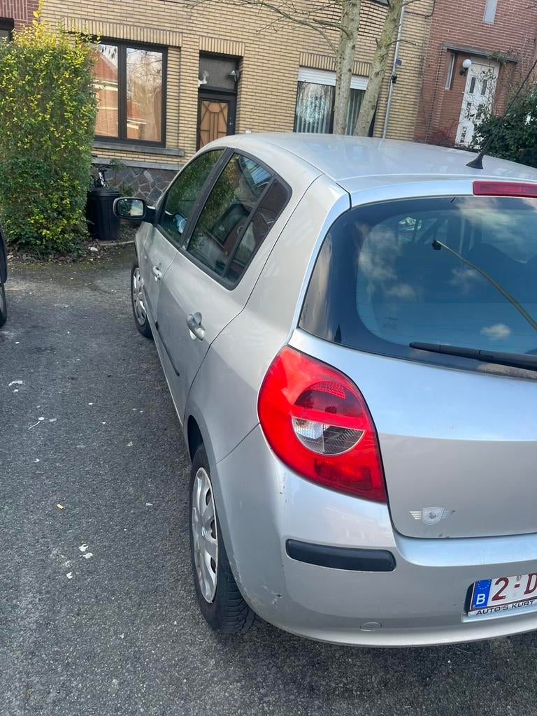 Clio 3, Autos, Renault, Cuir, Argent ou Gris, Achat, Boîte manuelle