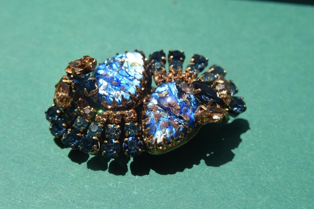 Vintage blauwe broche, Handtassen en Accessoires, Broches, Ophalen of Verzenden, Gebruikt, Blauw, Met strass