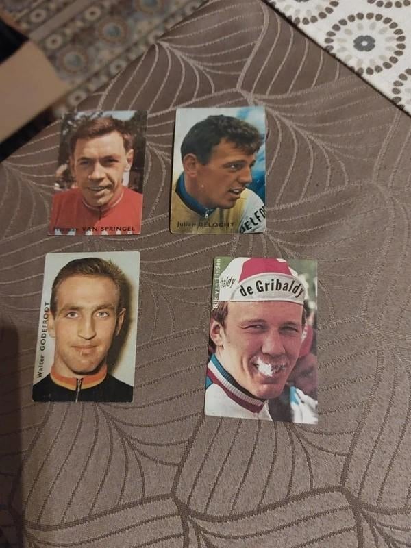 4 prentjes/chromo's / wielrenners / jaren '70 / Victoria, Verzamelen, Ophalen of Verzenden, Gebruikt, Poster, Plaatje of Sticker