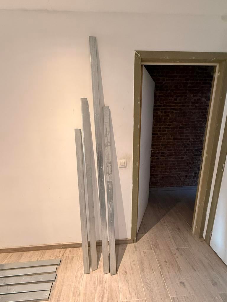 Plafondprofiel metal stud, Doe-het-zelf en Bouw, Ophalen, Zo goed als nieuw