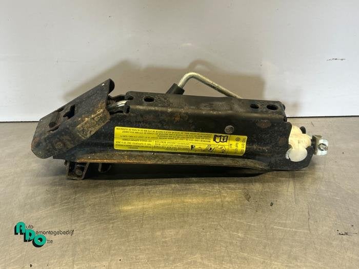 Cric d'un Volkswagen Golf (Golf 04-), Volkswagen, -, 3 mois de garantie, Utilisé