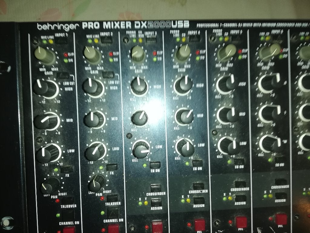 Mixeur USB Behringer 2000, Enlèvement, Comme neuf, 5 à 10 canaux, Entrée micro