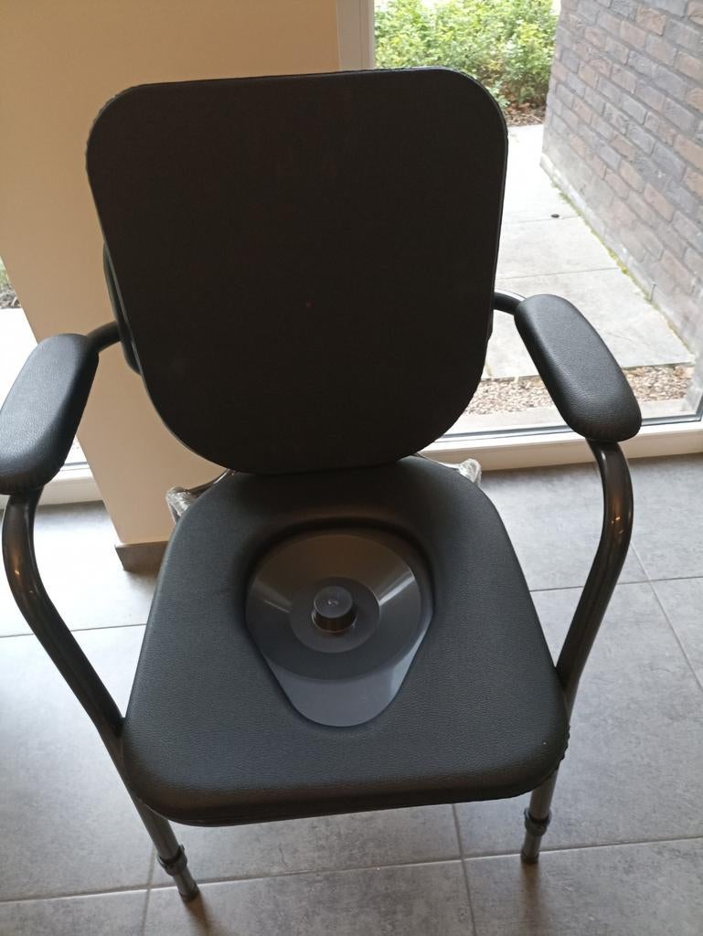 Vermeiren toiletstoel 9063, Diversen, Verpleegmiddelen, Ophalen, Zo goed als nieuw