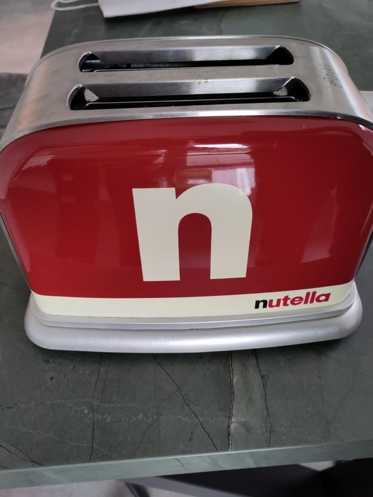 Broodrooster Nutella, Ophalen