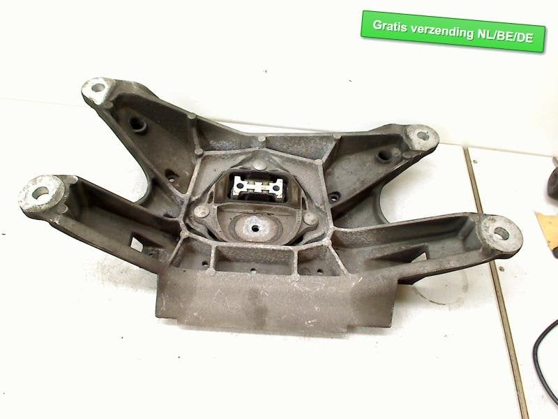 BOITE DE VITESSES SUPPORT ARRIÈRE A4 (B8) (8K0399115S), Auto-Union-Straße  1,
85057  Ingolstadt, DE, Info@audi.de, Audi, Utilisé