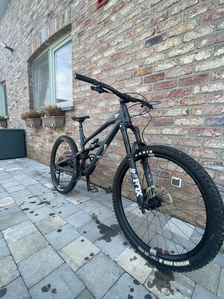 Vélo Yt full suspendu, Ophalen, Zo goed als nieuw
