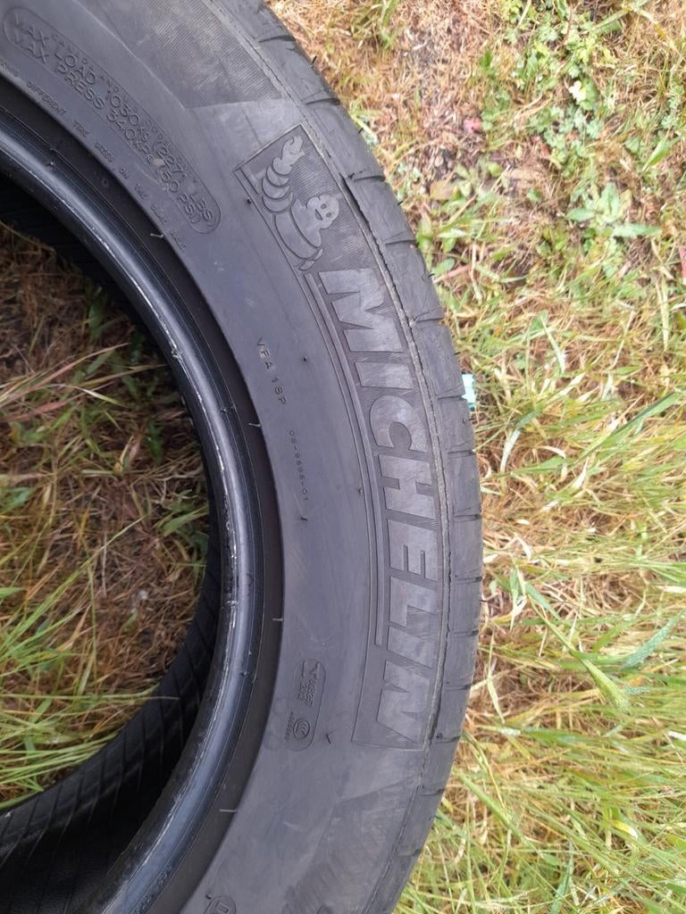 2 beaux pneus 255 55 18 Michelin, Enlèvement