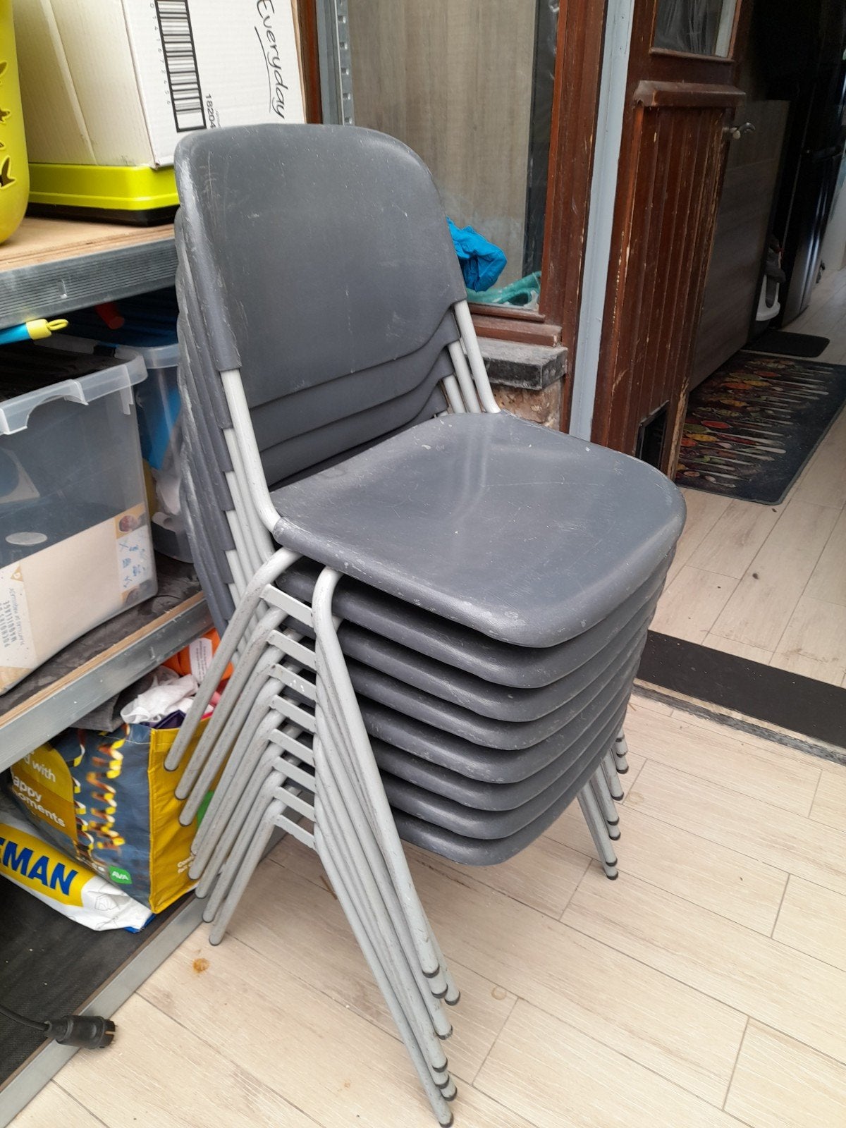 Party stoelen 8x, Huis en Inrichting, Stoelen, Gebruikt, Vijf, Zes of meer stoelen, Kunststof, Metaal, Grijs, Ophalen