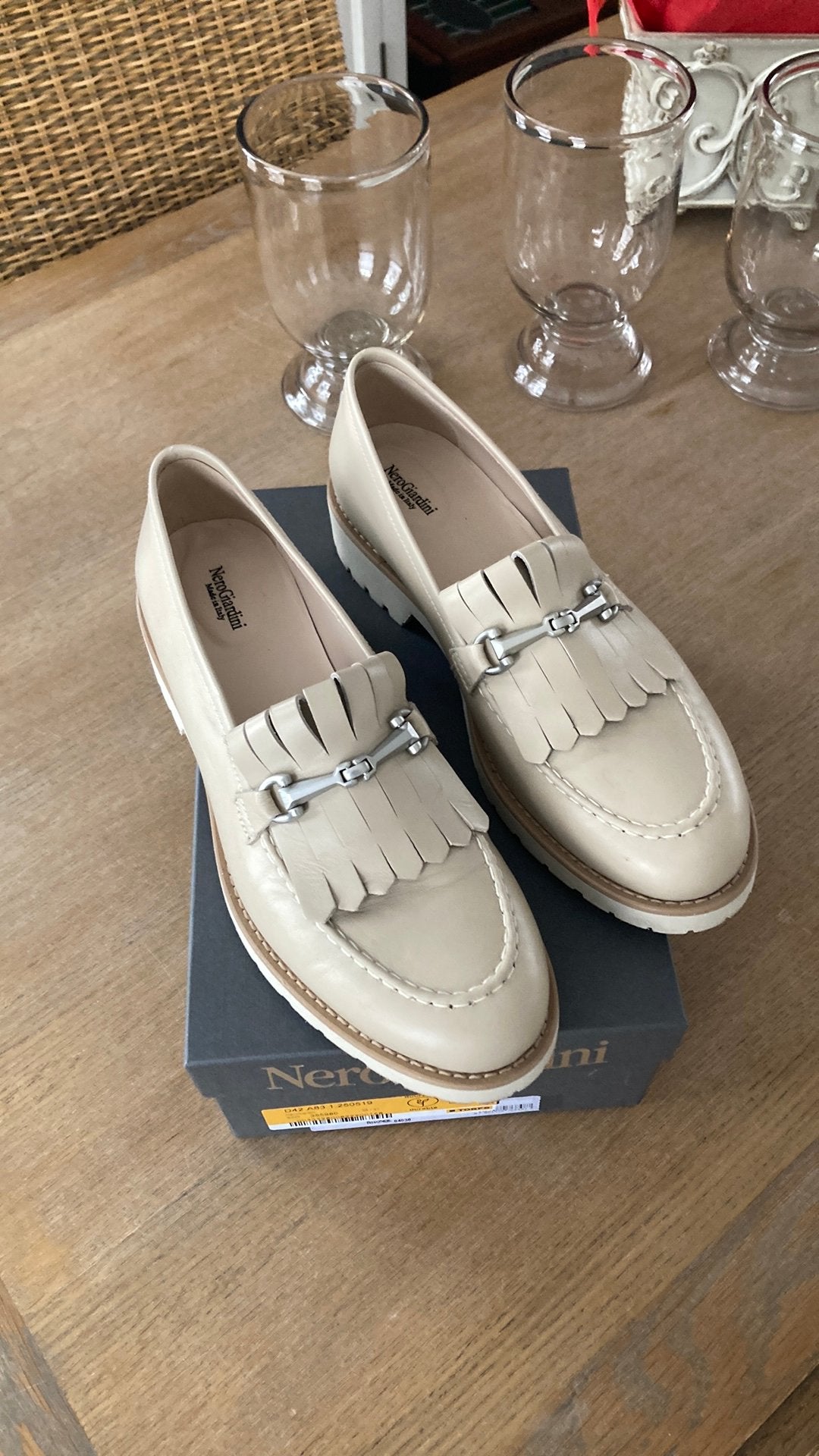 NeroGiardini - maat 40- leder- beige- nieuw- Aalter 9880, Nieuw, Ophalen of Verzenden, Instappers, Beige