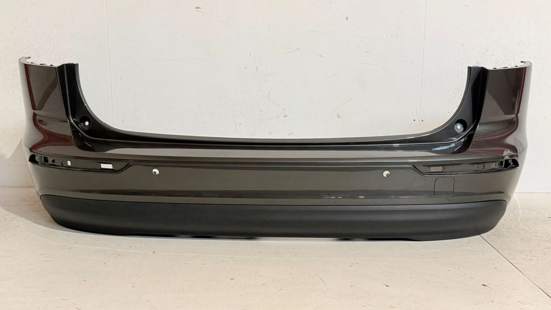 Volvo V60 II achterbumper 32293959, Gebruikt, Gunnar Engellaus vag 8
405 31  Gothenburg, SE, Info@volvocars.com, Volvo