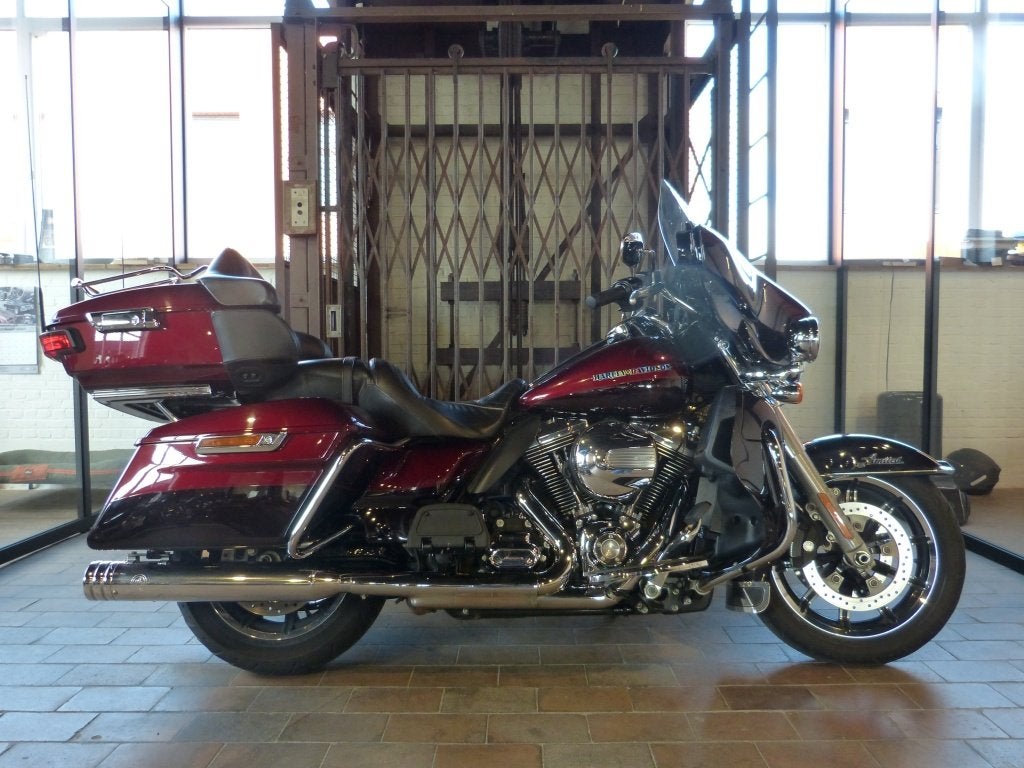Harley-Davidson TOURING FLHTK, Motos, Plus de 35 kW, Info@freedom-machines.be, ABS, 1690 cm³