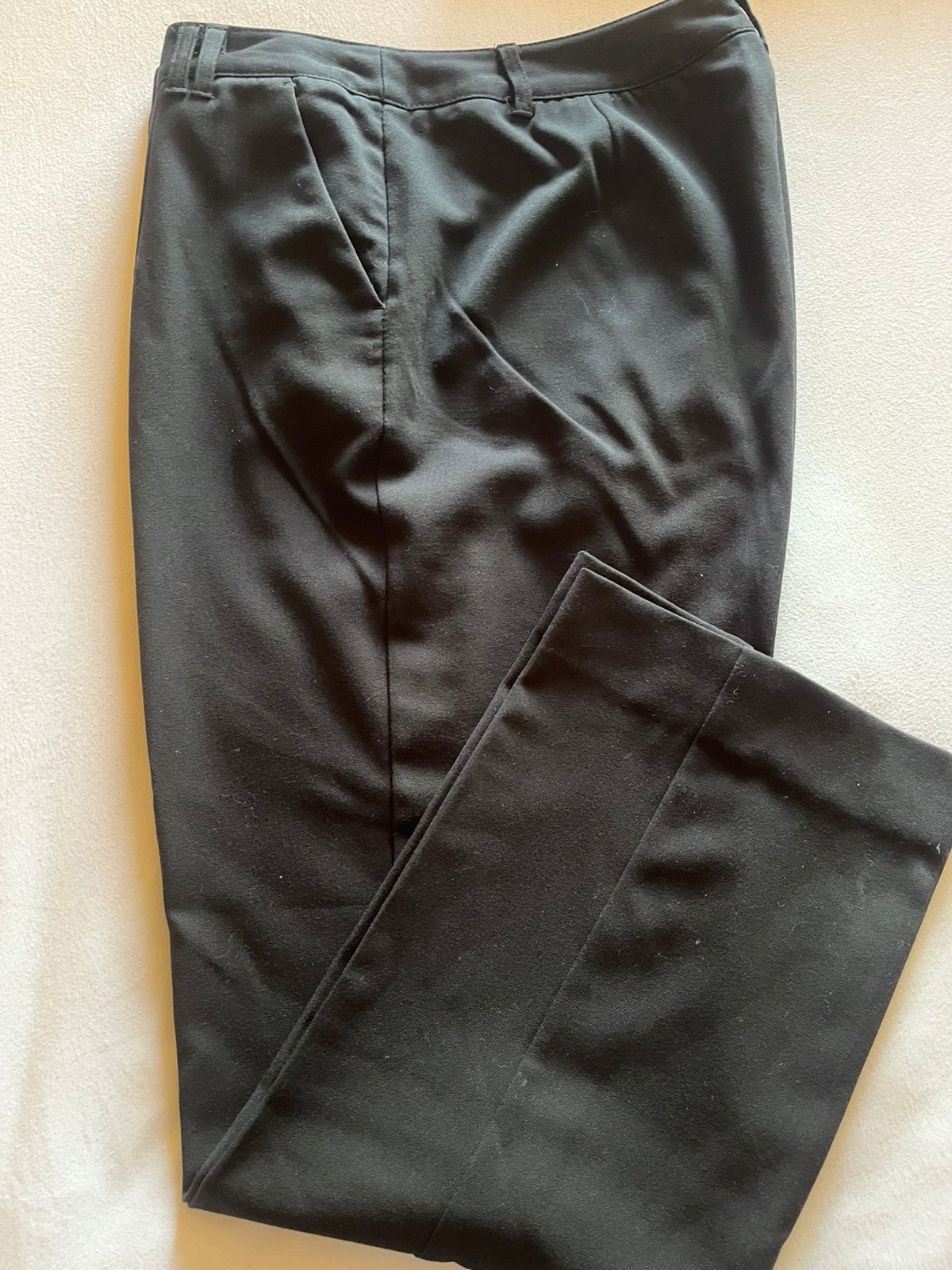 Pantalon noir polyester elastique. T 42, Vêtements | Femmes, Jeans, Enlèvement, Comme neuf, Noir