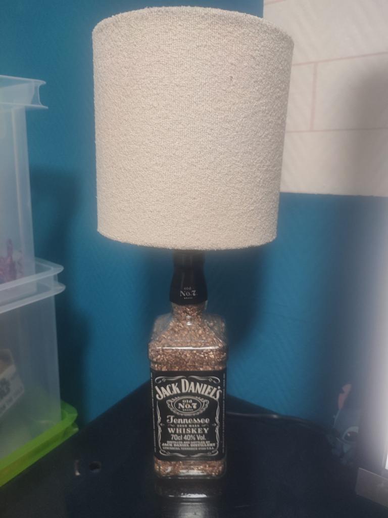 Lampe de chevet Jack Daniel's, Maison & Meubles, Lampes | Lampes de table, Enlèvement