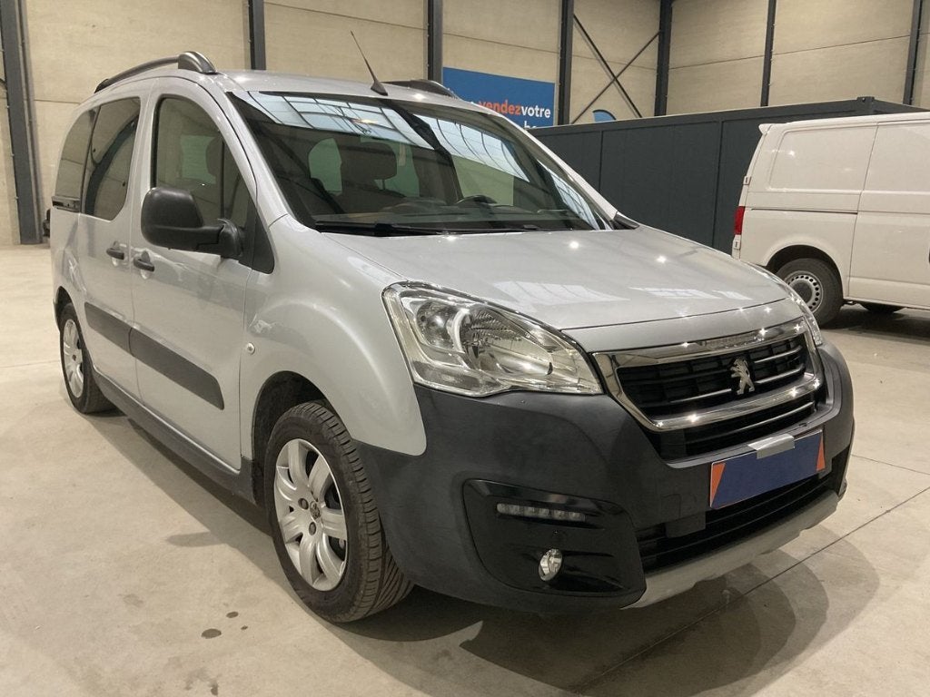 PEUGEOT PARTNER OUTDOOR 1.2 80 KW ESSENCE 2018 79900 KMS, Argent ou Gris, Achat, Boîte manuelle, Entretenue par le concessionnaire