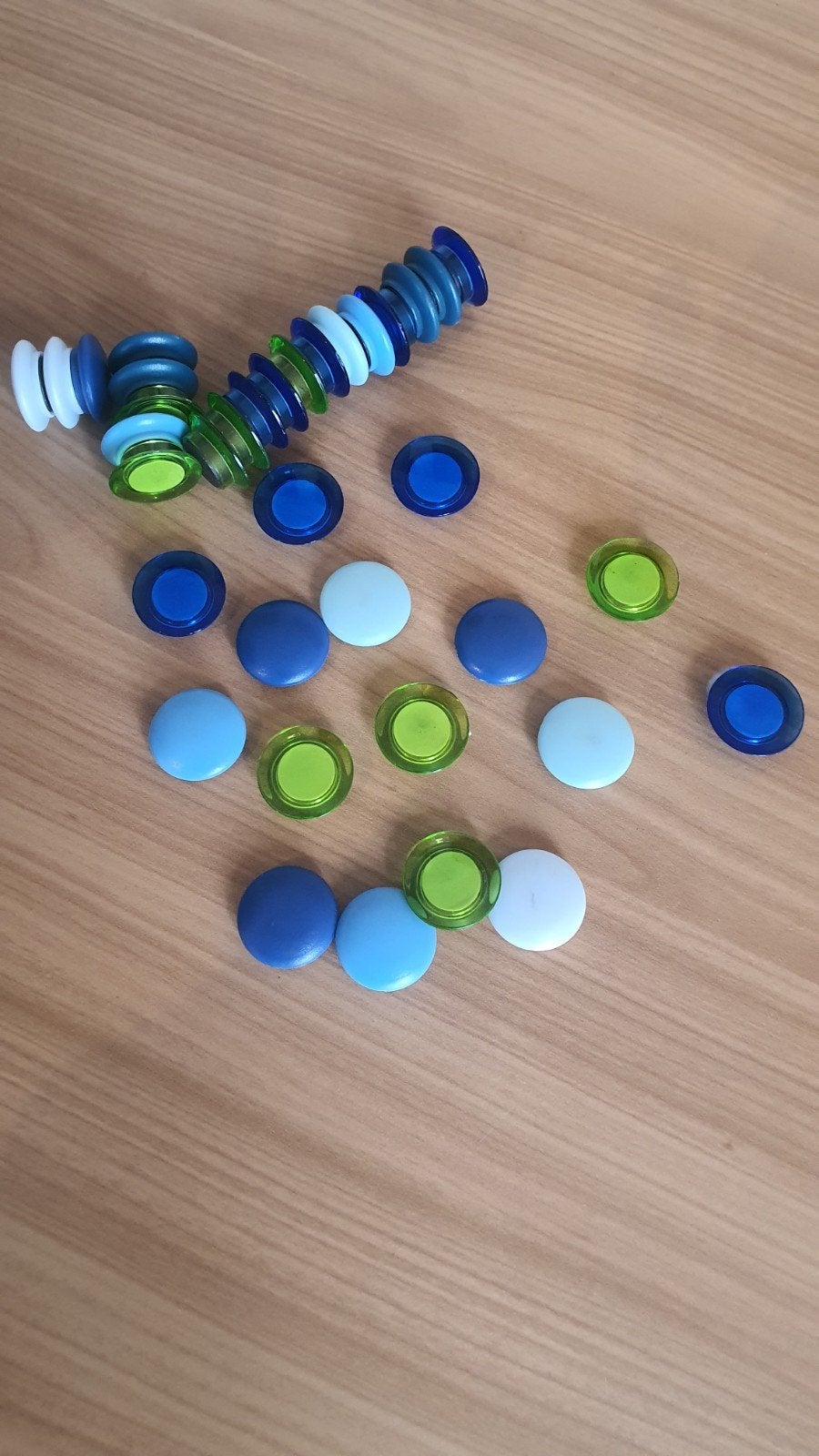 een 30 tal magneten, Ophalen