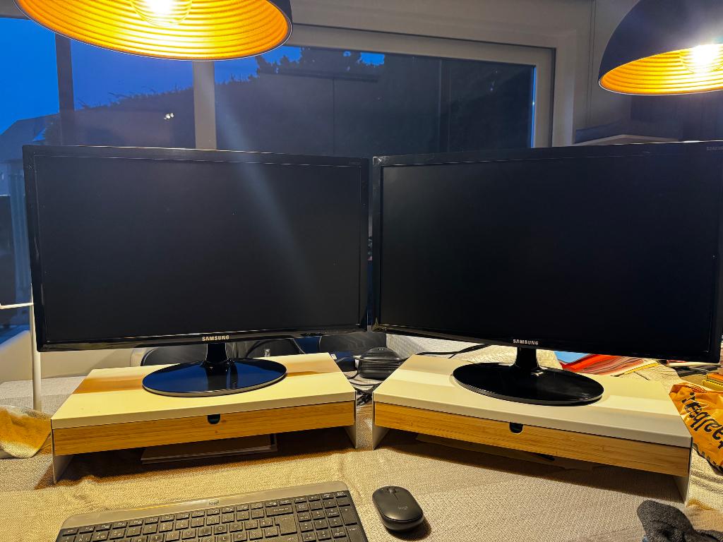 Samsung monitor 24 inch - 2 stuks (Incl. HDMI kabels), Computers en Software, Monitoren, Ophalen, Kantelbaar, HDMI, Full HD