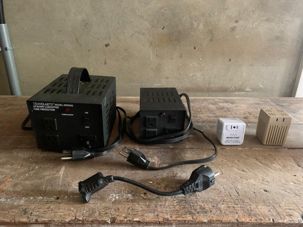 Kit convertisseur de tension 100 - 220 volts, Enlèvement, Utilisé