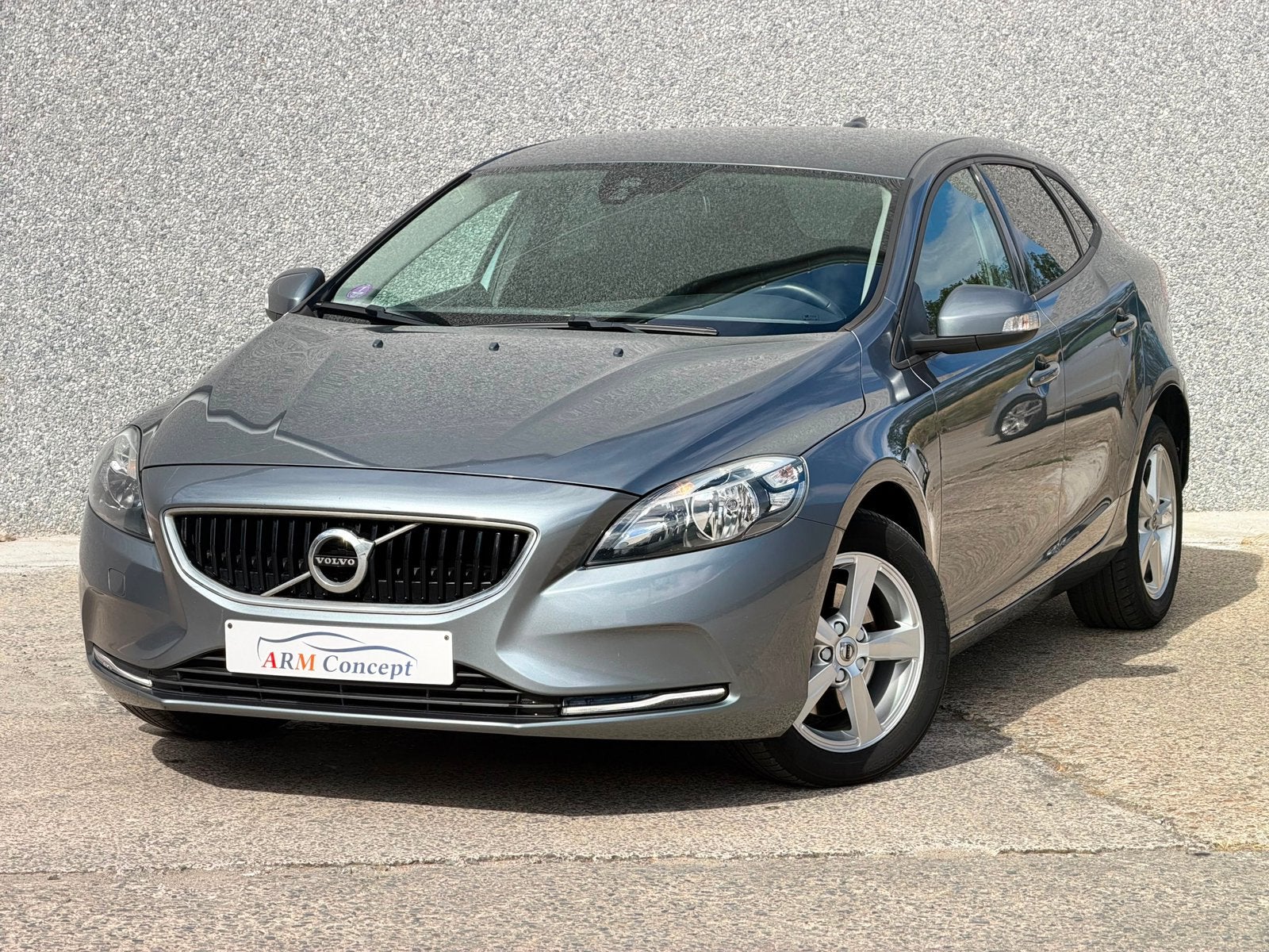 Volvo V40 T2 Essence 2018 GARANTIE 12 Mois 80000km 1er prop, Auto's, Volvo, Euro 6, https://public.car-pass.be/vhr/ee1620a2-bc2f-4836-8f9f-fbda8f2d93a1