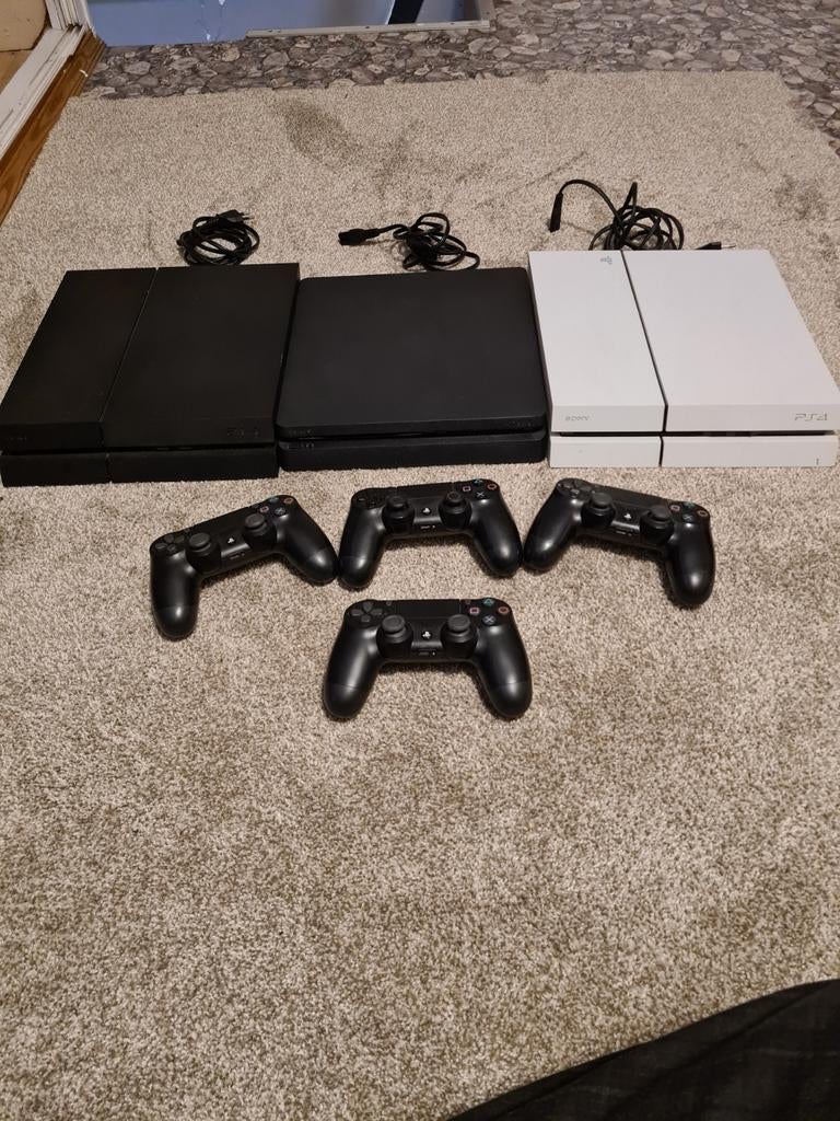 Ps4 lot ook apart te koop., Ophalen, Zo goed als nieuw, 1 TB, Met 3 controllers of meer
