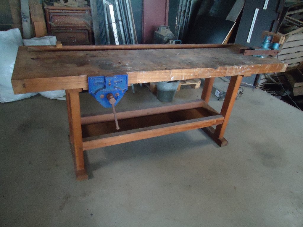 Werkbank met 2 bankschroeven, Ophalen, Zo goed als nieuw, Minder dan 70 cm, Bankschroef