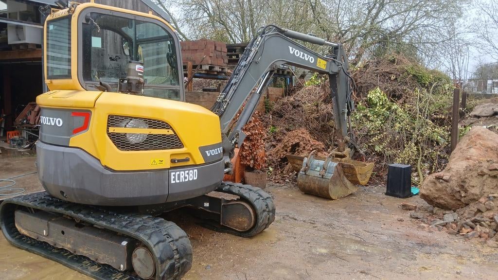 Volvo ECR 58D, Ophalen, Kraan