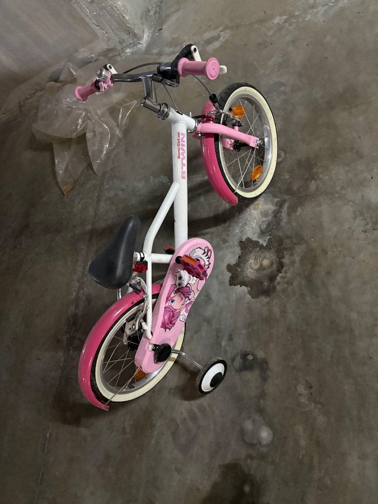 Kinderstep en meisjefiets, Fietsen en Brommers, Ophalen, 14 inch of minder, Zo goed als nieuw, Decathlon