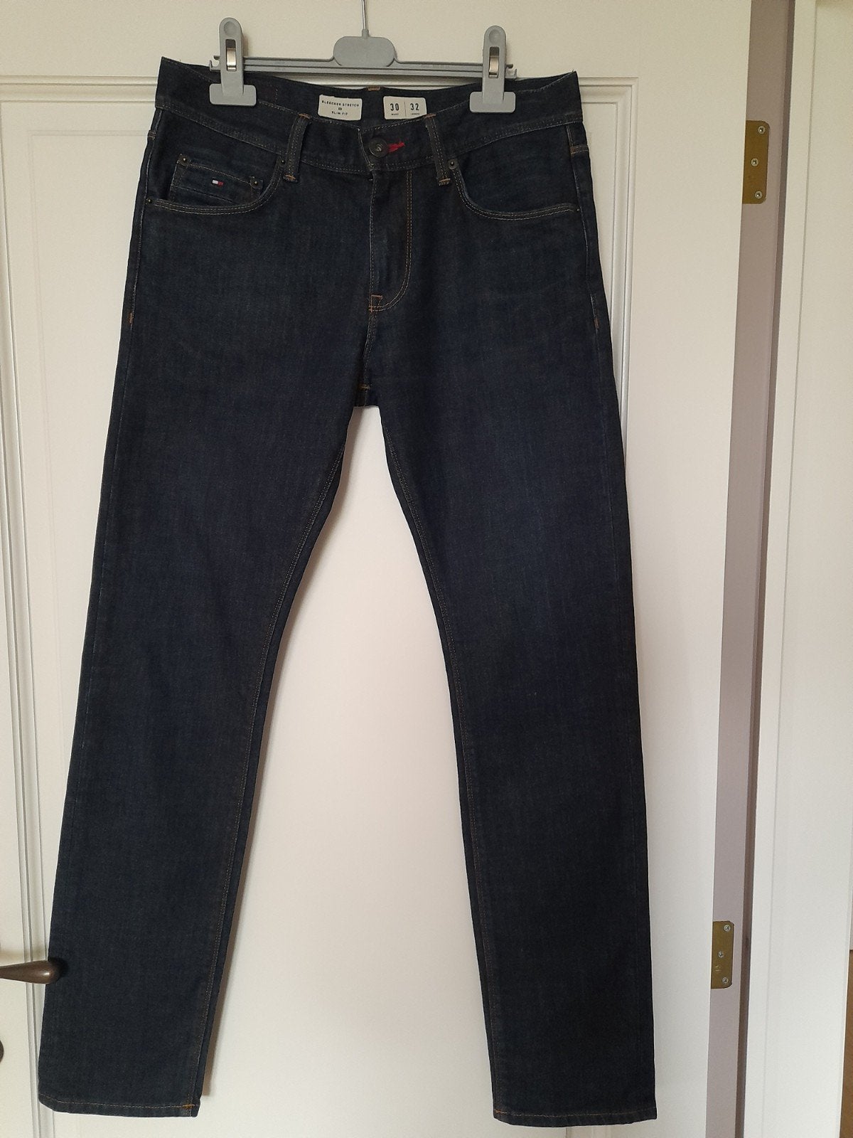 Jeansbroek heren W30 L32 Tommy Hilfiger donkerblauw, Kleding | Heren, Spijkerbroeken en Jeans, Blauw, Overige jeansmaten, Ophalen of Verzenden
