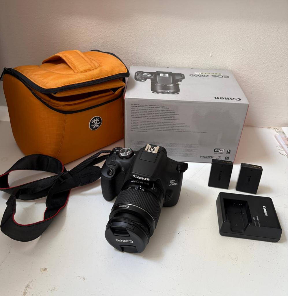 Canon EOS 2000D kit in perfecte staat, Ophalen of Verzenden, Zo goed als nieuw, Canon