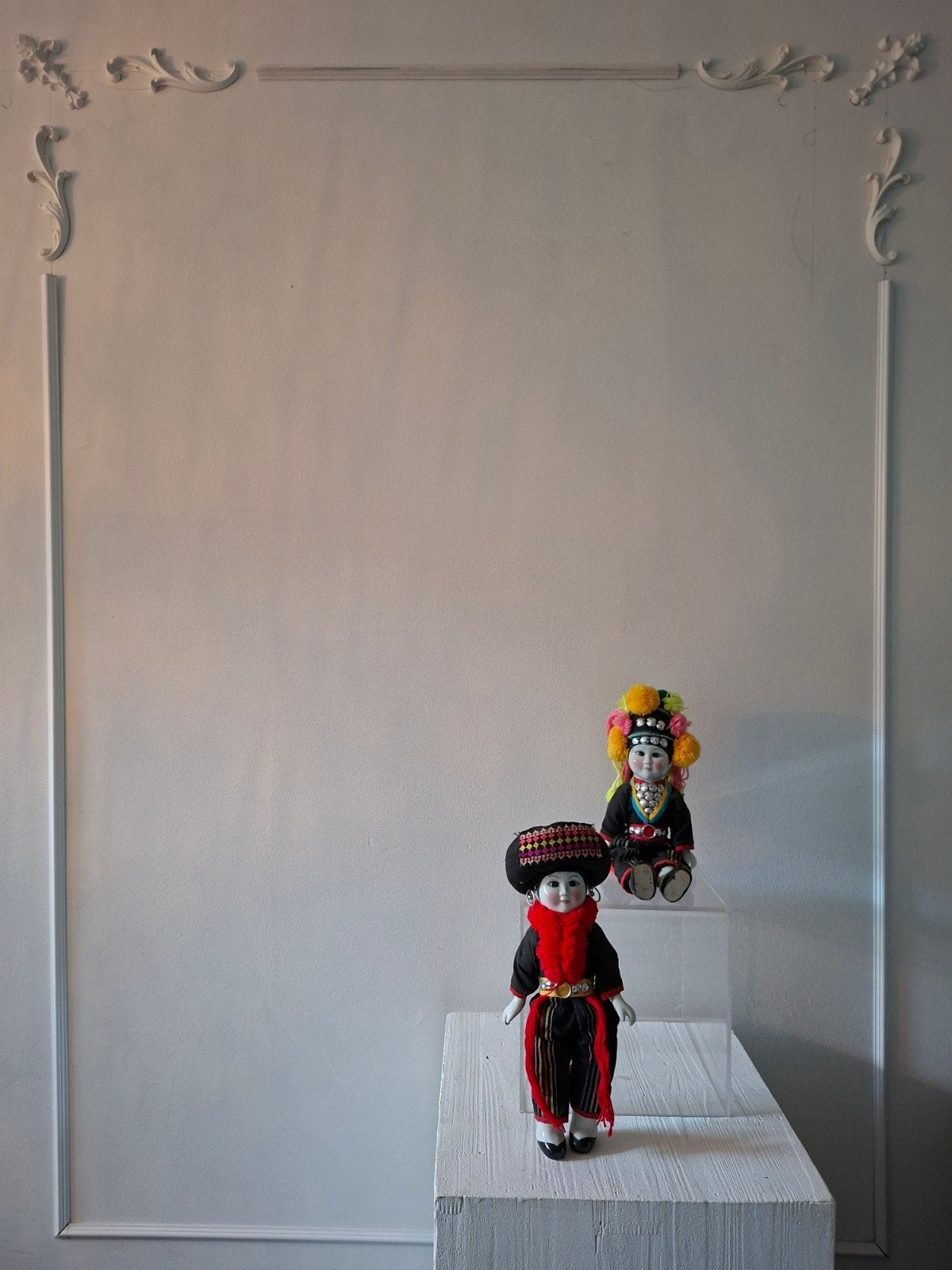 Set van twee aziatische poppen, Antiek en Kunst, Ophalen