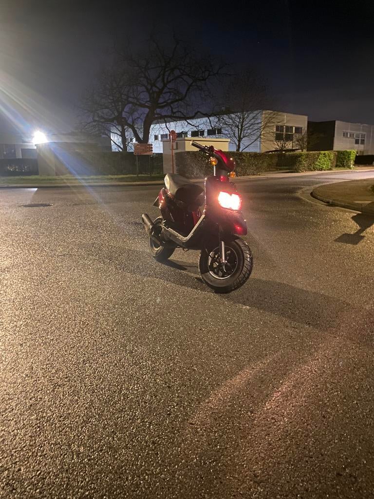 Yamaha bws / mbk booster 2007 te ruil / te koop, Fietsen en Brommers, Ophalen, Yamaha, Zo goed als nieuw