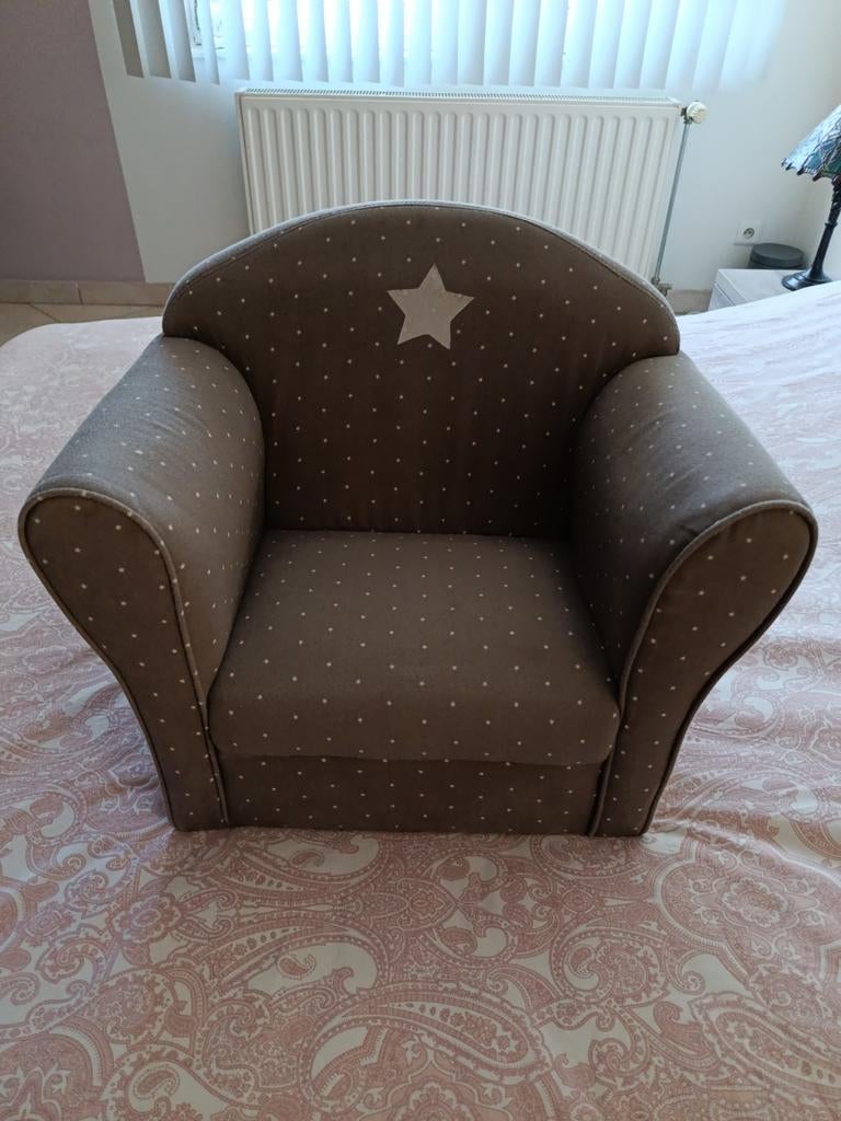 Petit fauteuil enfant en très bon état, Enlèvement