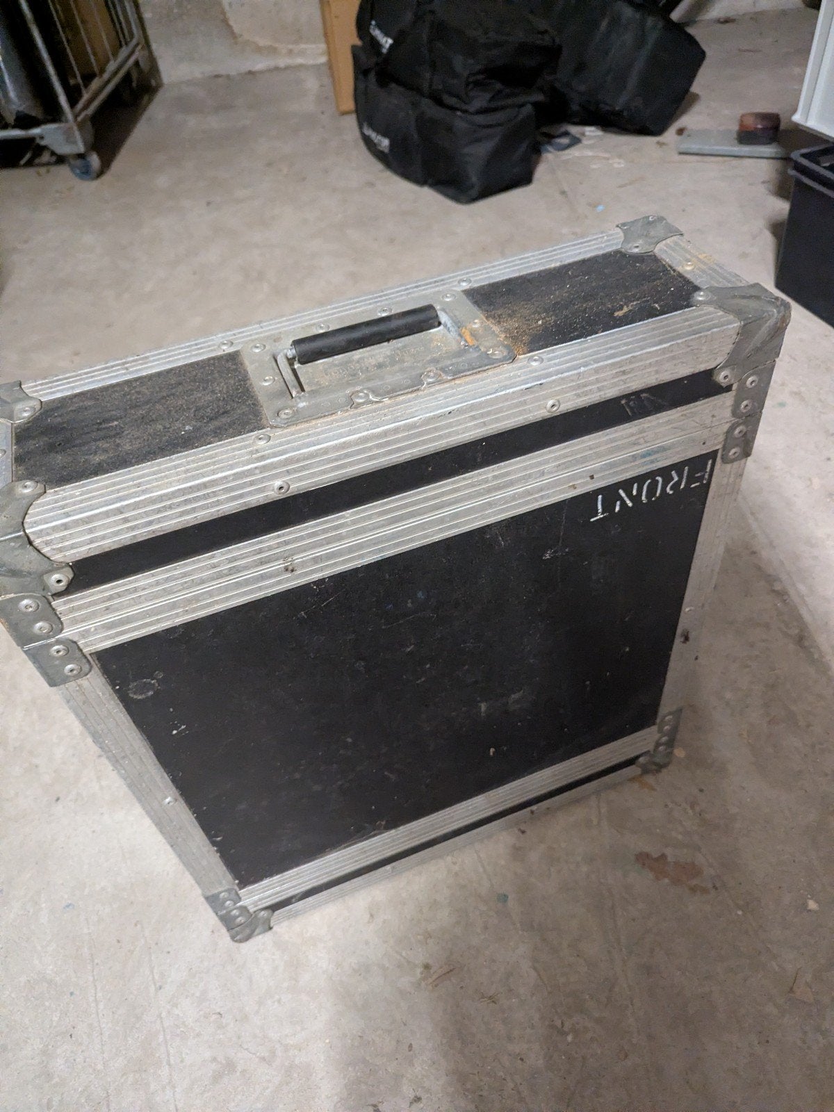 19 inch flightcase voor versterker - 20 euro, Enlèvement ou Envoi, Utilisé