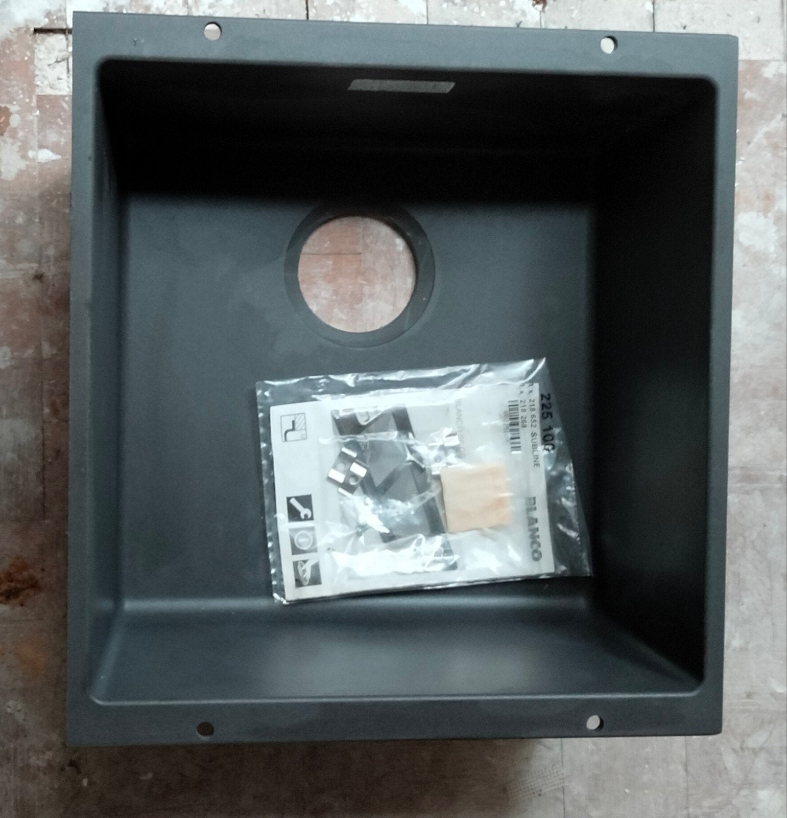 Nieuwe zwarte onderbouw keuken spoelbak met aansluitingen, Ophalen